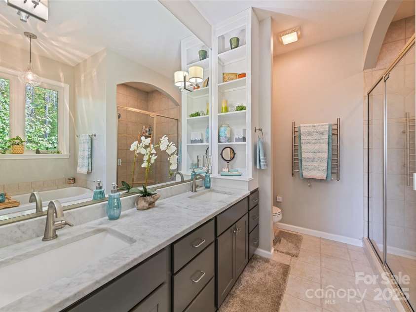 966 Coyote Hollow Road, Waynesville, NC 28785.  MLS# CAR4305523, YatesRealty ID 4141. 