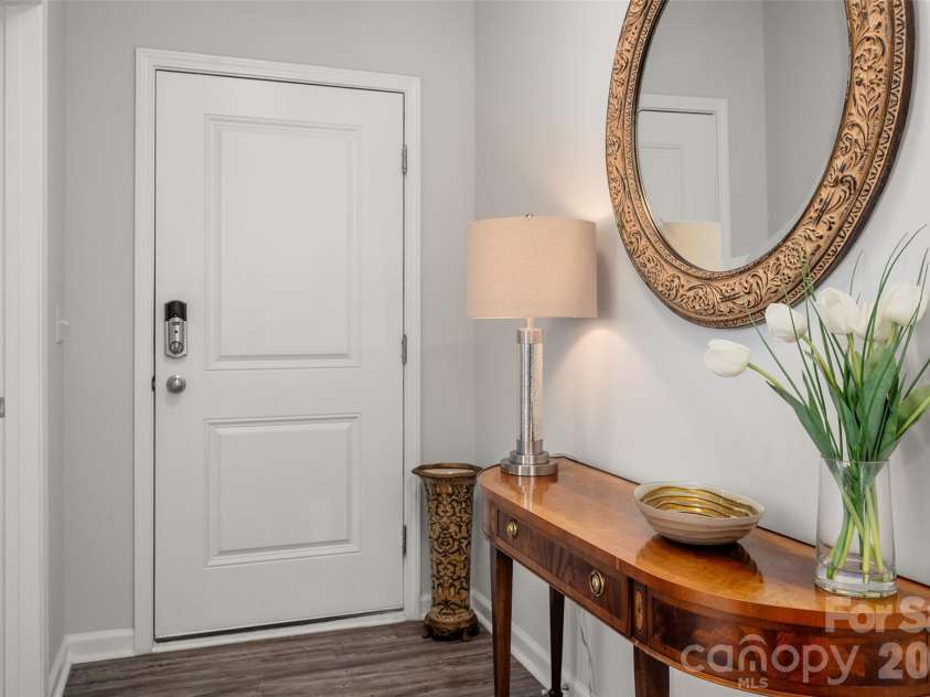 7200 Indigo Way, Denver, NC 28037.  MLS# CAR4409789, YatesRealty ID 41410. Foyer