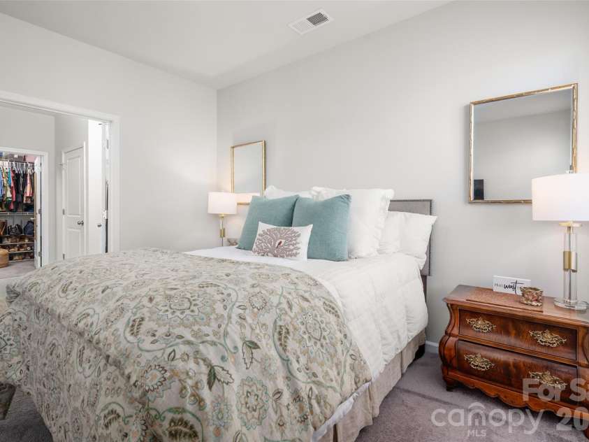 7200 Indigo Way, Denver, NC 28037.  MLS# CAR4409789, YatesRealty ID 41410. Primary Bathroom