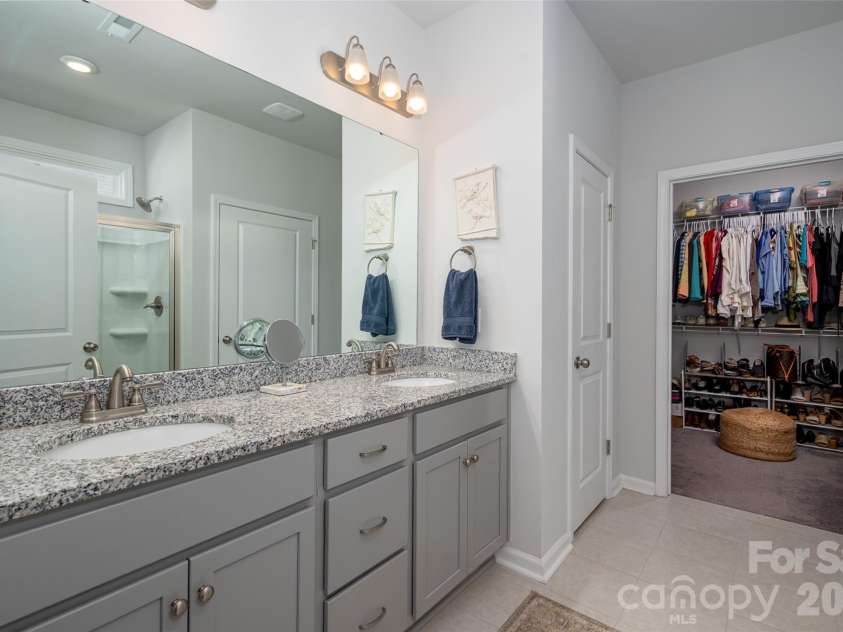 7200 Indigo Way, Denver, NC 28037.  MLS# CAR4409789, YatesRealty ID 41410. Primary Bathroom