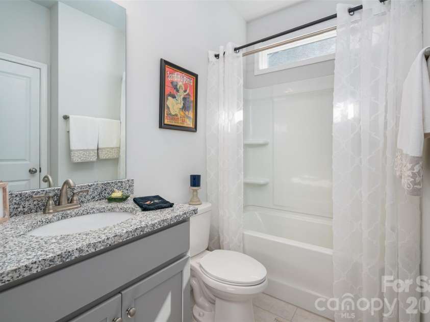 7200 Indigo Way, Denver, NC 28037.  MLS# CAR4409789, YatesRealty ID 41410. Second Full Bath on Main Floor