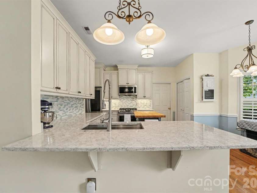 21315 Harken Drive, Cornelius, NC 28031.  MLS# CAR4409603, YatesRealty ID 41413. Kitchen 1