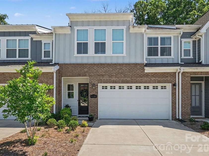 4128 Merkland Lane, Charlotte, NC 28226.  MLS# CAR4409085, YatesRealty ID 41414. 
