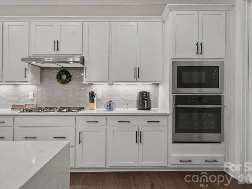 4128 Merkland Lane, Charlotte, NC 28226.  MLS# CAR4409085, YatesRealty ID 41414. 