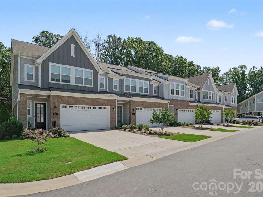 4128 Merkland Lane, Charlotte, NC 28226.  MLS# CAR4409085, YatesRealty ID 41414. 
