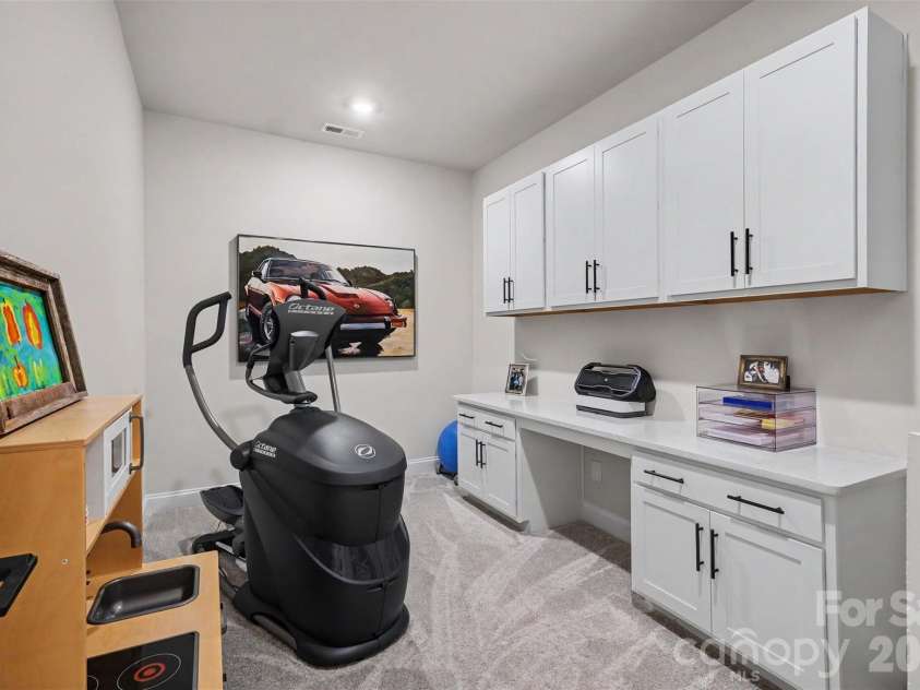 4128 Merkland Lane, Charlotte, NC 28226.  MLS# CAR4409085, YatesRealty ID 41414. Flex space/office