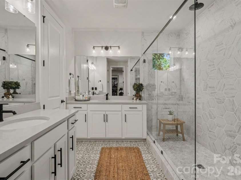 4128 Merkland Lane, Charlotte, NC 28226.  MLS# CAR4409085, YatesRealty ID 41414. Primary bathroom