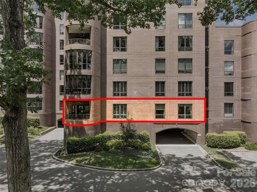 810 Cherokee Road, Charlotte, NC 28207.  MLS# CAR4409730, YatesRealty ID 41415. 
