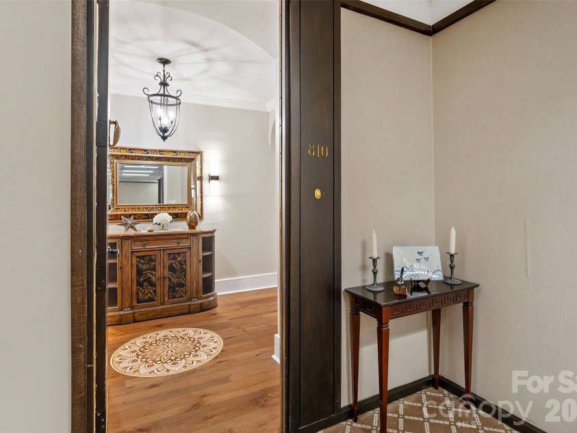 810 Cherokee Road, Charlotte, NC 28207.  MLS# CAR4409730, YatesRealty ID 41415. 
