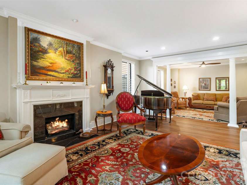 810 Cherokee Road, Charlotte, NC 28207.  MLS# CAR4409730, YatesRealty ID 41415. 