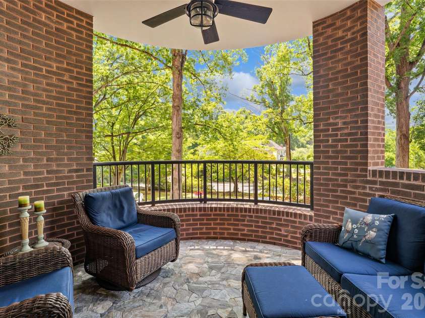 810 Cherokee Road, Charlotte, NC 28207.  MLS# CAR4409730, YatesRealty ID 41415. 