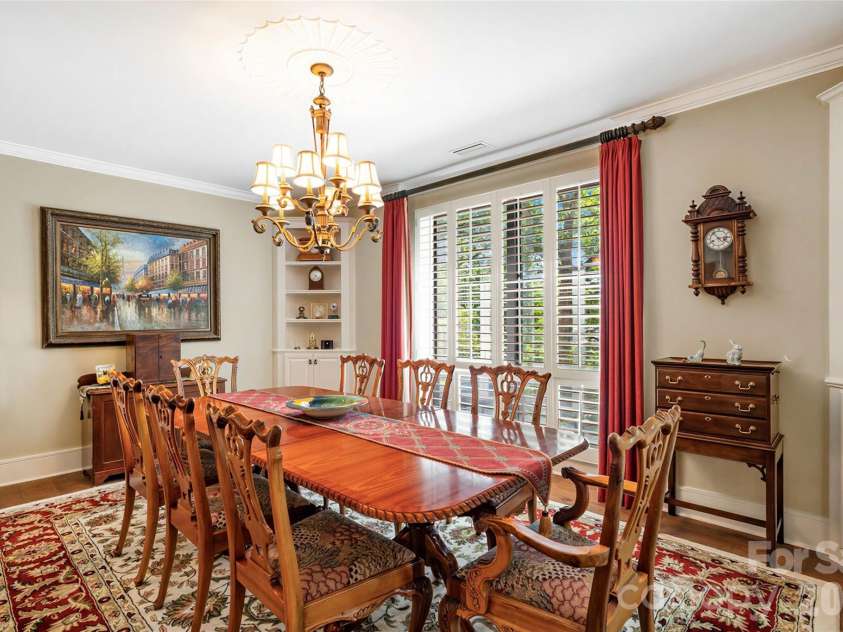 810 Cherokee Road, Charlotte, NC 28207.  MLS# CAR4409730, YatesRealty ID 41415. 