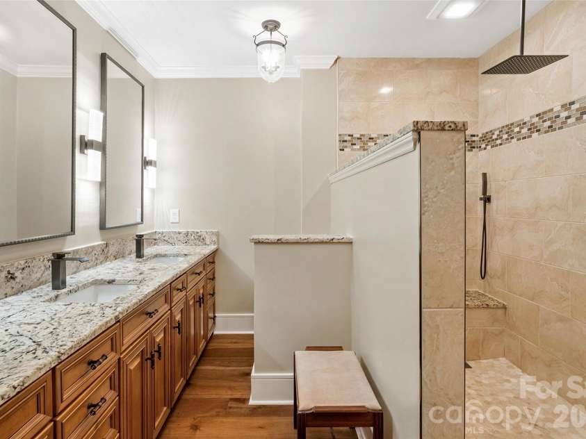 810 Cherokee Road, Charlotte, NC 28207.  MLS# CAR4409730, YatesRealty ID 41415. 
