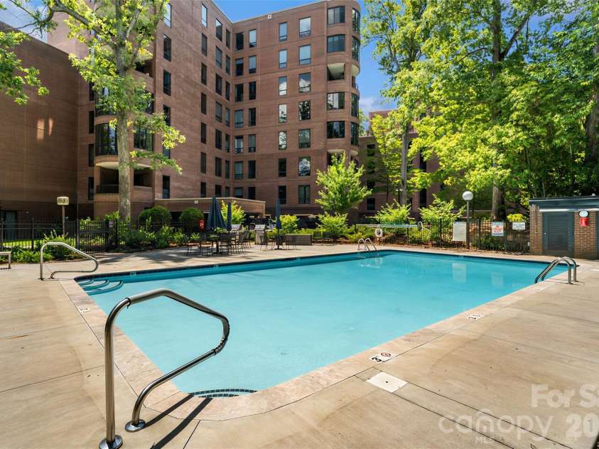 810 Cherokee Road, Charlotte, NC 28207.  MLS# CAR4409730, YatesRealty ID 41415. 