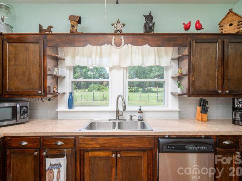 744 Grove Street Extension, Lincolnton, NC 28092.  MLS# CAR4407783, YatesRealty ID 41416. 