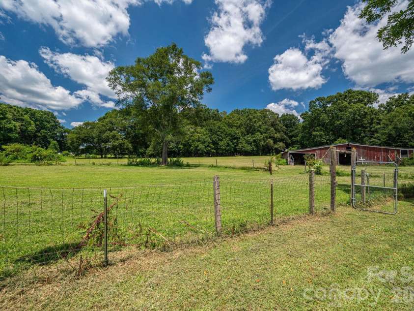 744 Grove Street Extension, Lincolnton, NC 28092.  MLS# CAR4407783, YatesRealty ID 41416. 