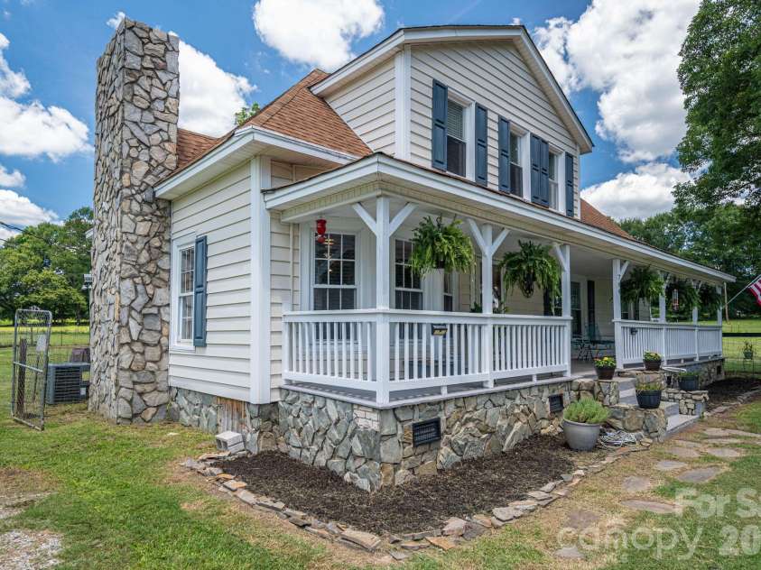 744 Grove Street Extension, Lincolnton, NC 28092.  MLS# CAR4407783, YatesRealty ID 41416. 