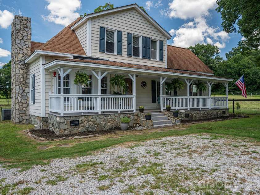 744 Grove Street Extension, Lincolnton, NC 28092.  MLS# CAR4407783, YatesRealty ID 41416. 