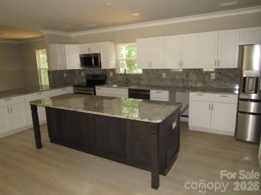 92 Saint Charles Court, Hickory, NC 28601.  MLS# CAR4408286, YatesRealty ID 41417. 