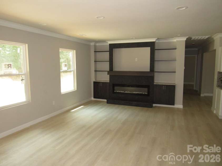 92 Saint Charles Court, Hickory, NC 28601.  MLS# CAR4408286, YatesRealty ID 41417. 