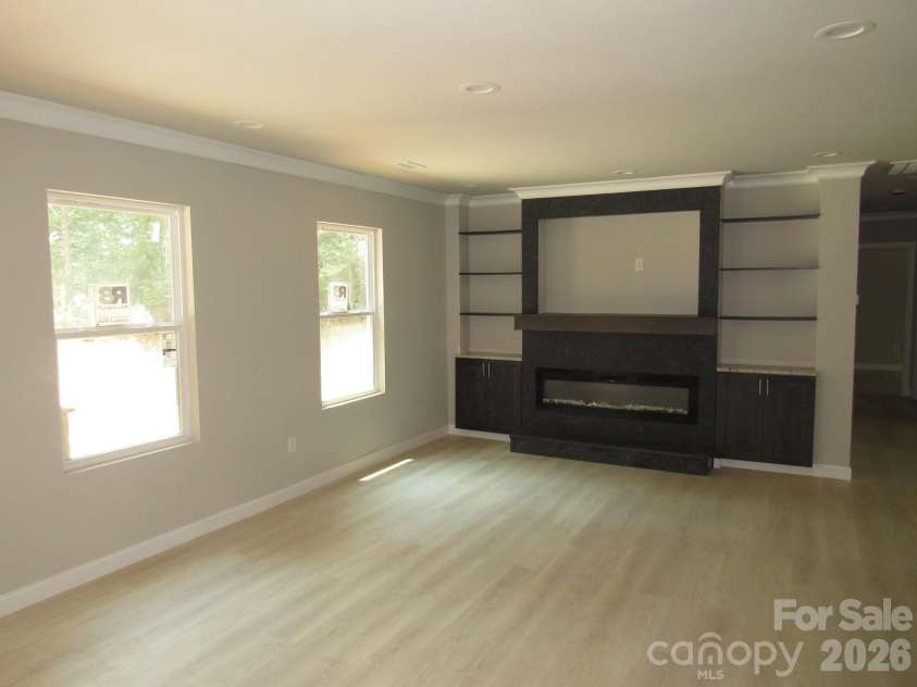 92 Saint Charles Court, Hickory, NC 28601.  MLS# CAR4408286, YatesRealty ID 41417. 
