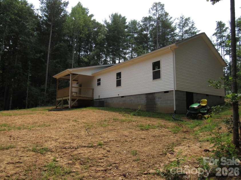 92 Saint Charles Court, Hickory, NC 28601.  MLS# CAR4408286, YatesRealty ID 41417. 