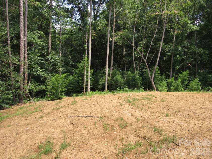 92 Saint Charles Court, Hickory, NC 28601.  MLS# CAR4408286, YatesRealty ID 41417. 