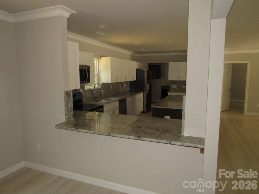92 Saint Charles Court, Hickory, NC 28601.  MLS# CAR4408286, YatesRealty ID 41417. 