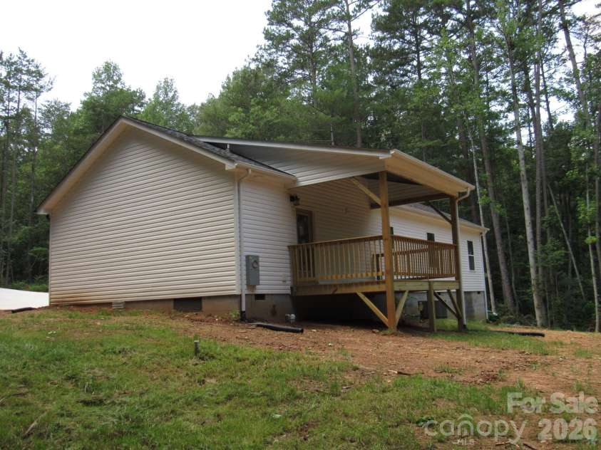 92 Saint Charles Court, Hickory, NC 28601.  MLS# CAR4408286, YatesRealty ID 41417. 
