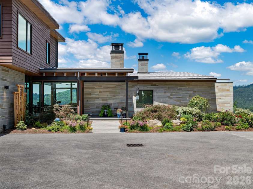 25 Bartrams Walk Drive, Asheville, NC 28804.  MLS# CAR4402146, YatesRealty ID 41418. 