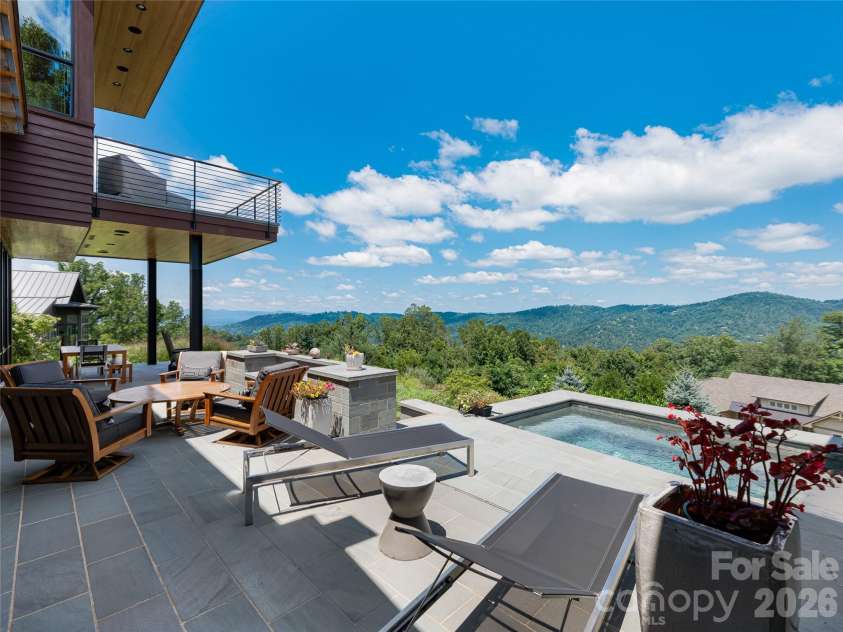 25 Bartrams Walk Drive, Asheville, NC 28804.  MLS# CAR4402146, YatesRealty ID 41418. 