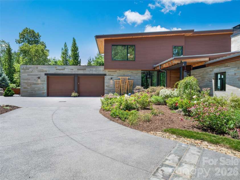 25 Bartrams Walk Drive, Asheville, NC 28804.  MLS# CAR4402146, YatesRealty ID 41418. 