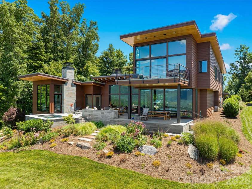25 Bartrams Walk Drive, Asheville, NC 28804.  MLS# CAR4402146, YatesRealty ID 41418. 
