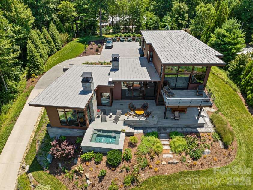 25 Bartrams Walk Drive, Asheville, NC 28804.  MLS# CAR4402146, YatesRealty ID 41418. 