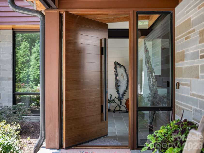 25 Bartrams Walk Drive, Asheville, NC 28804.  MLS# CAR4402146, YatesRealty ID 41418. Welcome into the inviting entry.