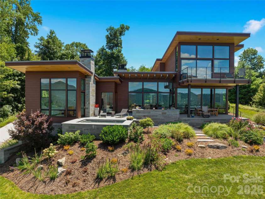25 Bartrams Walk Drive, Asheville, NC 28804.  MLS# CAR4402146, YatesRealty ID 41418. Welcome to 25 Bartrams Walk Drive in Town Mountain Preserve.