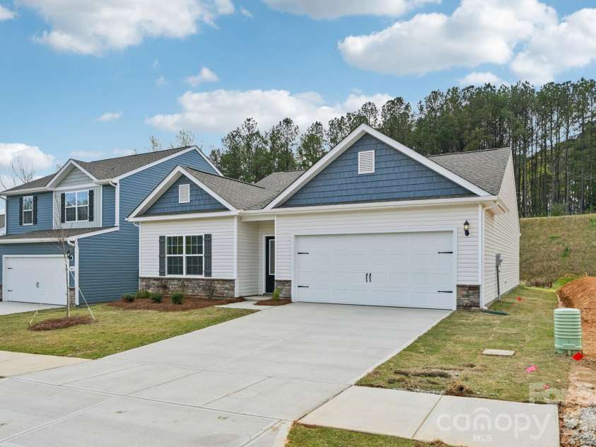 702 Willow Estates Drive, Shelby, NC 28150.  MLS# CAR4387056, YatesRealty ID 41420. 