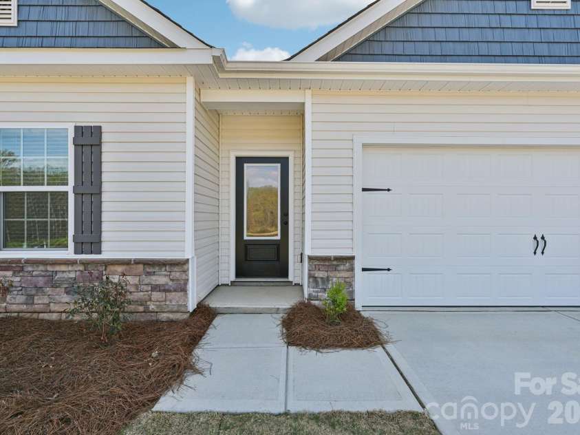 702 Willow Estates Drive, Shelby, NC 28150.  MLS# CAR4387056, YatesRealty ID 41420. 