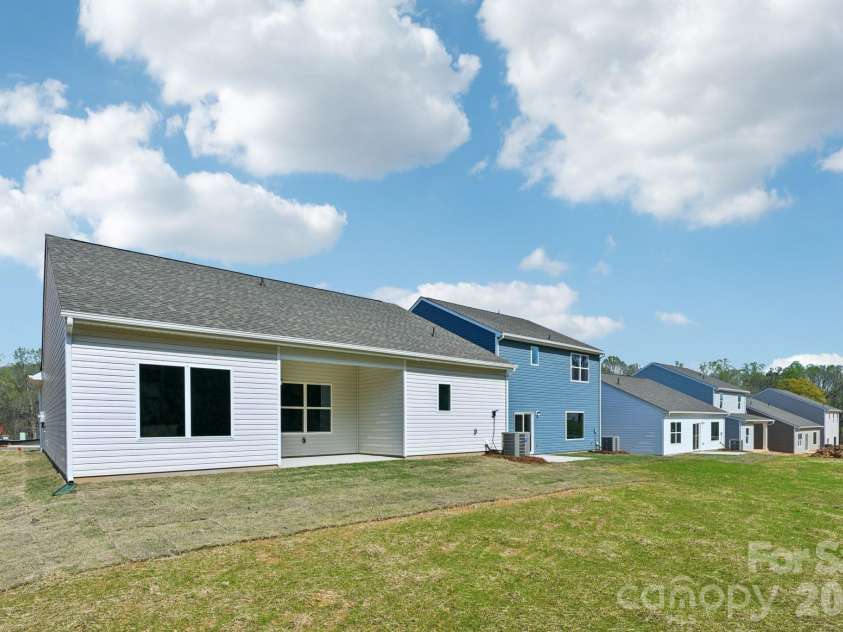 702 Willow Estates Drive, Shelby, NC 28150.  MLS# CAR4387056, YatesRealty ID 41420. 