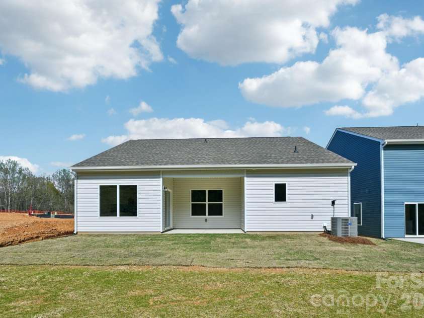 702 Willow Estates Drive, Shelby, NC 28150.  MLS# CAR4387056, YatesRealty ID 41420. 