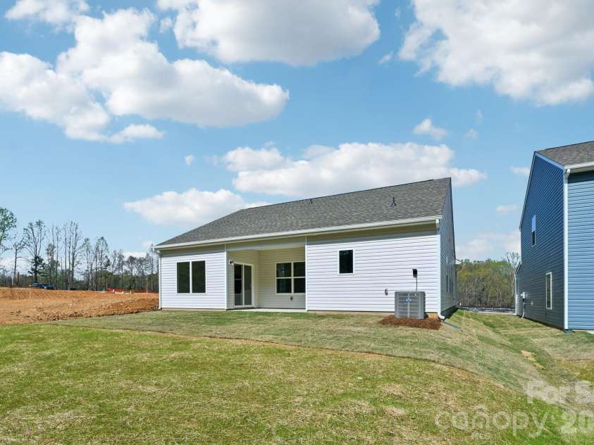 702 Willow Estates Drive, Shelby, NC 28150.  MLS# CAR4387056, YatesRealty ID 41420. 