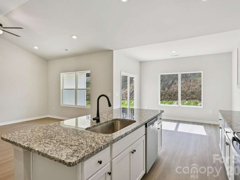 702 Willow Estates Drive, Shelby, NC 28150.  MLS# CAR4387056, YatesRealty ID 41420. 