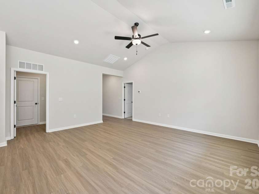 702 Willow Estates Drive, Shelby, NC 28150.  MLS# CAR4387056, YatesRealty ID 41420. 