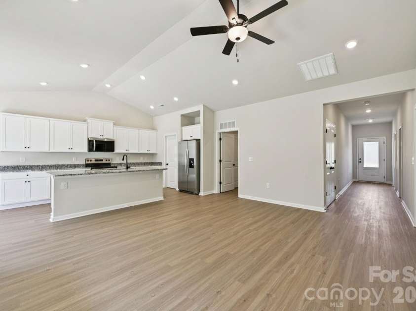 702 Willow Estates Drive, Shelby, NC 28150.  MLS# CAR4387056, YatesRealty ID 41420. 