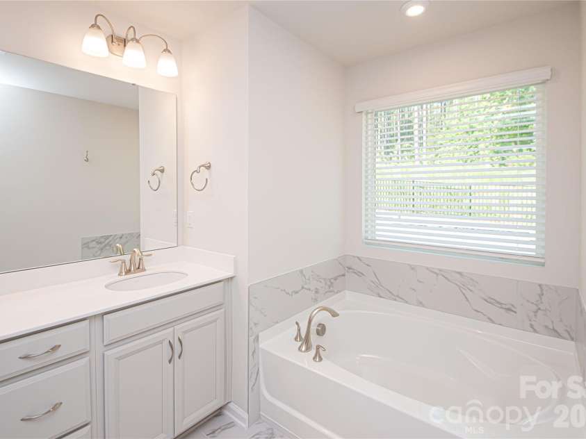 3848 Amalia Place, Fort Mill, SC 29707.  MLS# CAR4409564, YatesRealty ID 41421. 