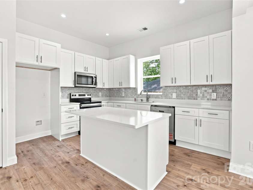 405 Gay Street, Lancaster, SC 29720.  MLS# CAR4409212, YatesRealty ID 41424. 