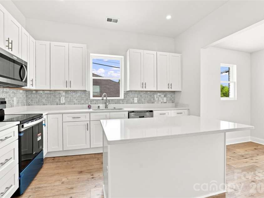 405 Gay Street, Lancaster, SC 29720.  MLS# CAR4409212, YatesRealty ID 41424. 