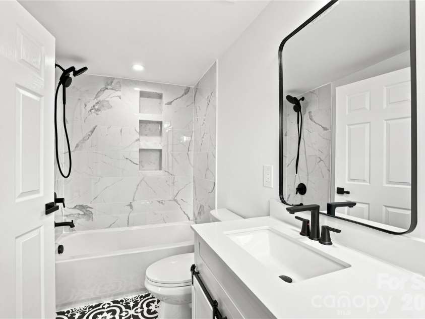 405 Gay Street, Lancaster, SC 29720.  MLS# CAR4409212, YatesRealty ID 41424. 