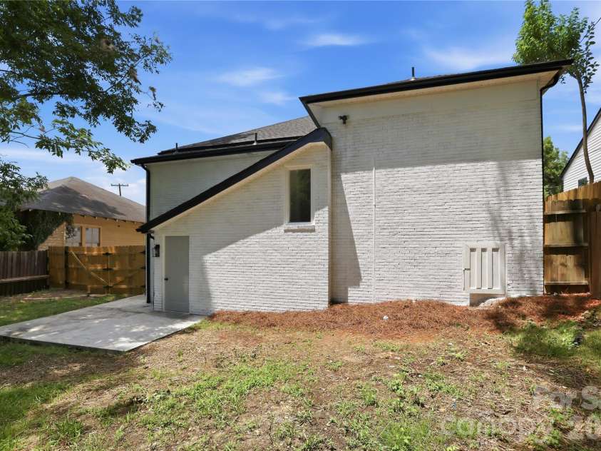405 Gay Street, Lancaster, SC 29720.  MLS# CAR4409212, YatesRealty ID 41424. 