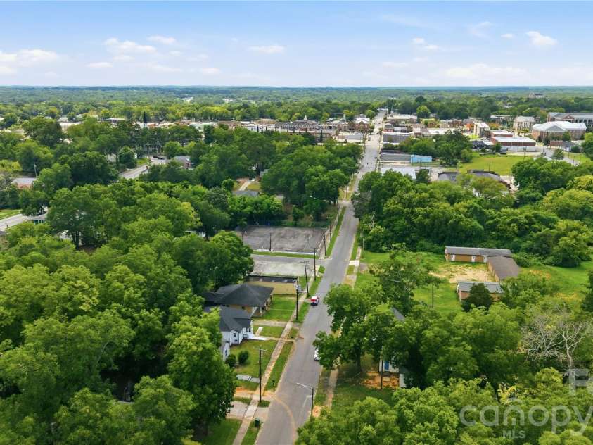 405 Gay Street, Lancaster, SC 29720.  MLS# CAR4409212, YatesRealty ID 41424. 